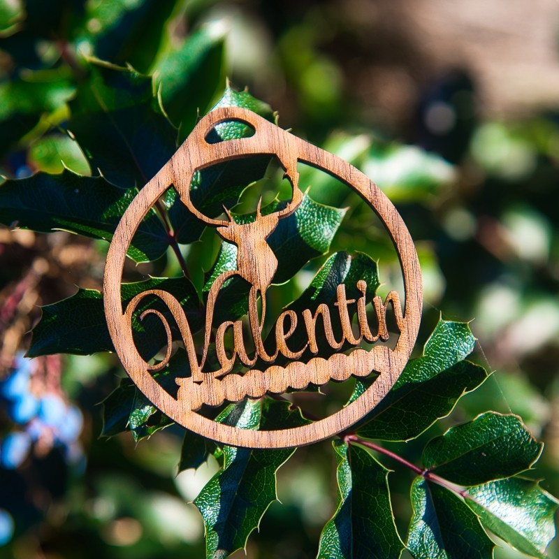 Boule découpée en bois "Cerf"