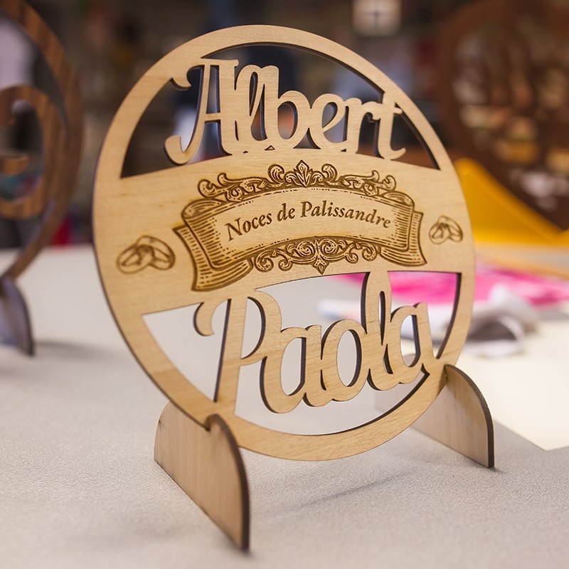 Rond avec prénoms en bois pour jubilaires